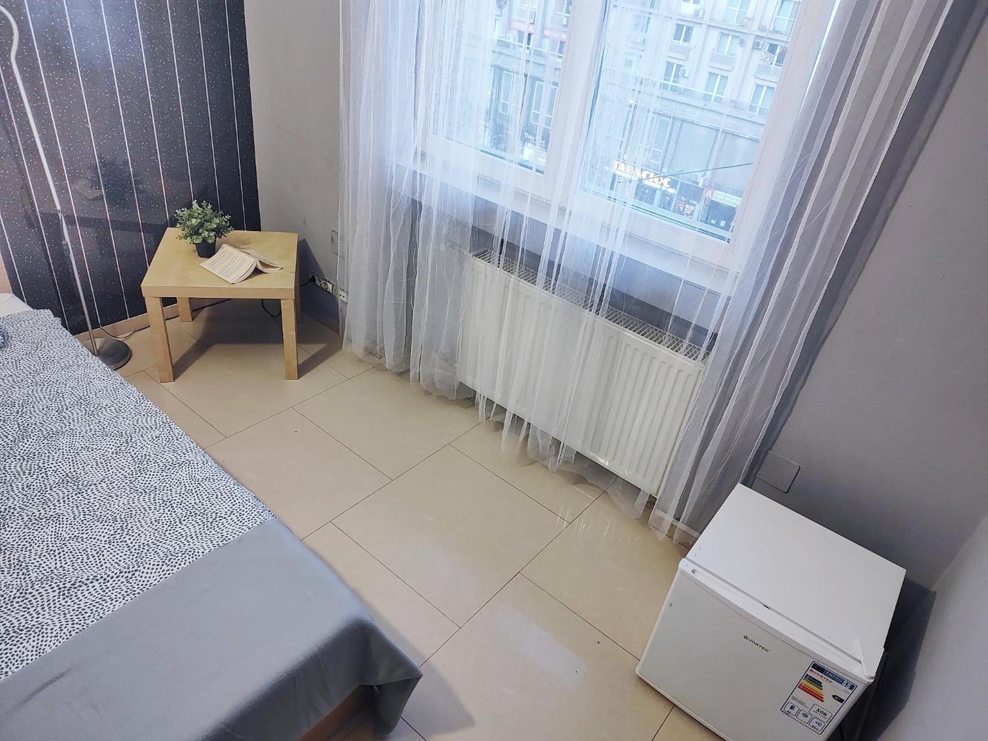 Central Retreat- Apartment Universitate Bukares Bagian luar foto