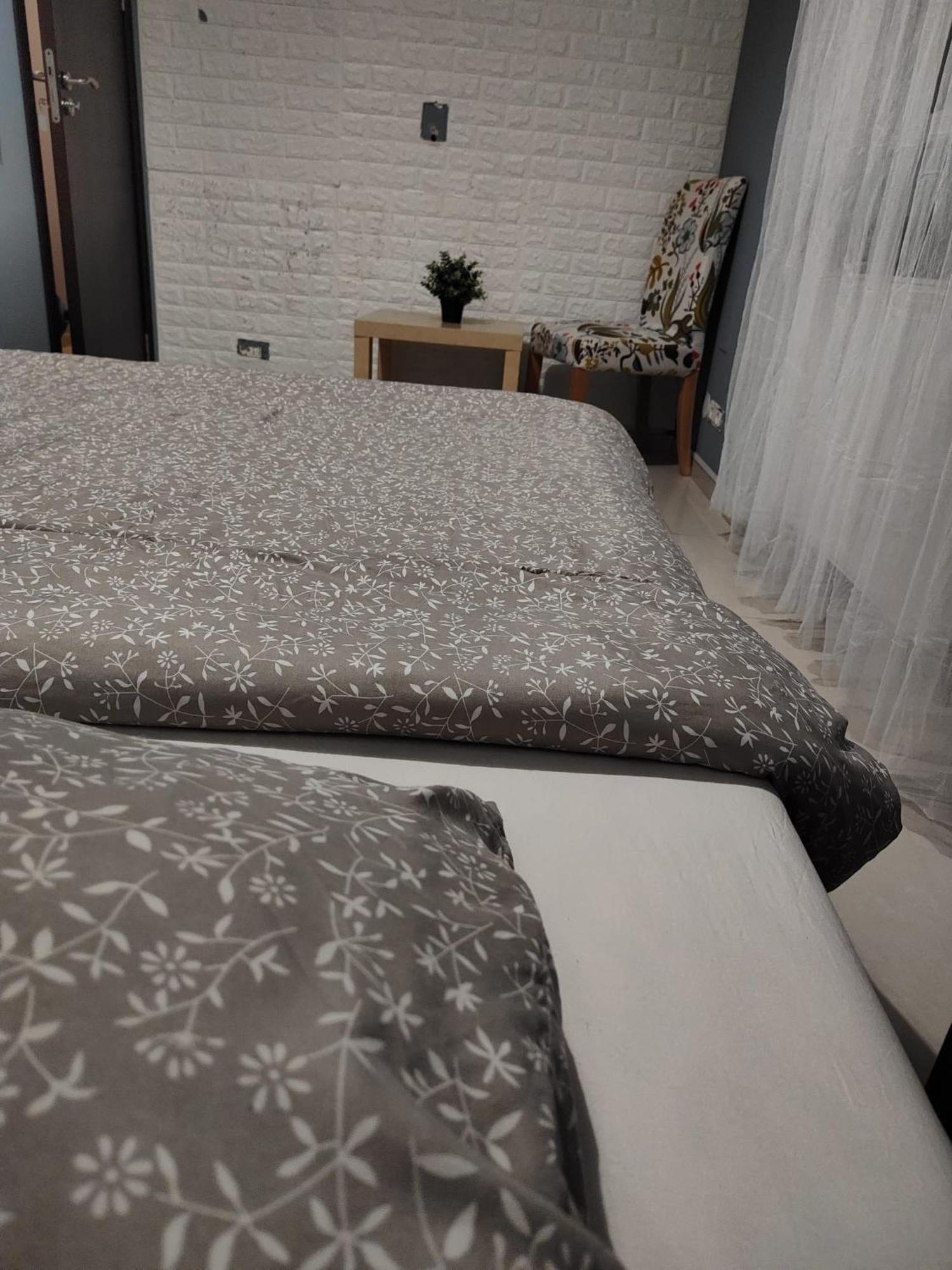 Central Retreat- Apartment Universitate Bukares Bagian luar foto