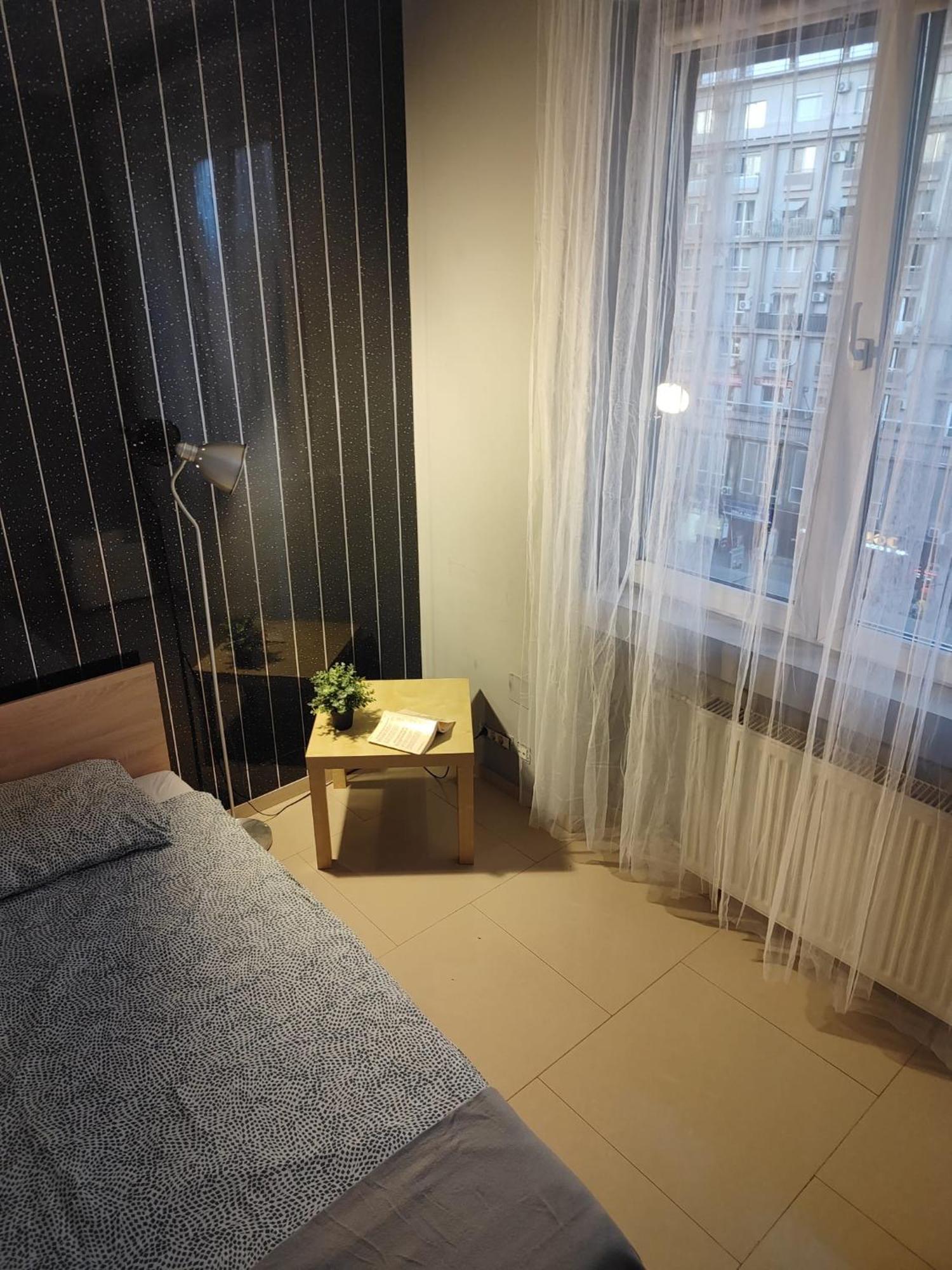 Central Retreat- Apartment Universitate Bukares Bagian luar foto